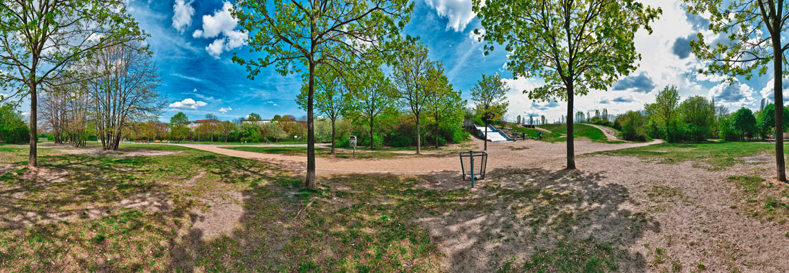 Bei der Riesenrutsche im Görlitzer Park